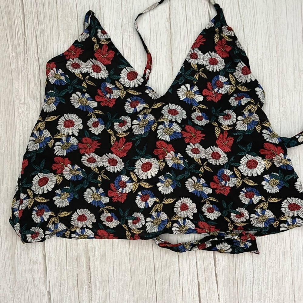 LF/Dress Decode Floral Halter Top - Picture 3 of 6